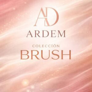 Colección de maquillaje ARDEM Brush en tonos rosados y dorados.
